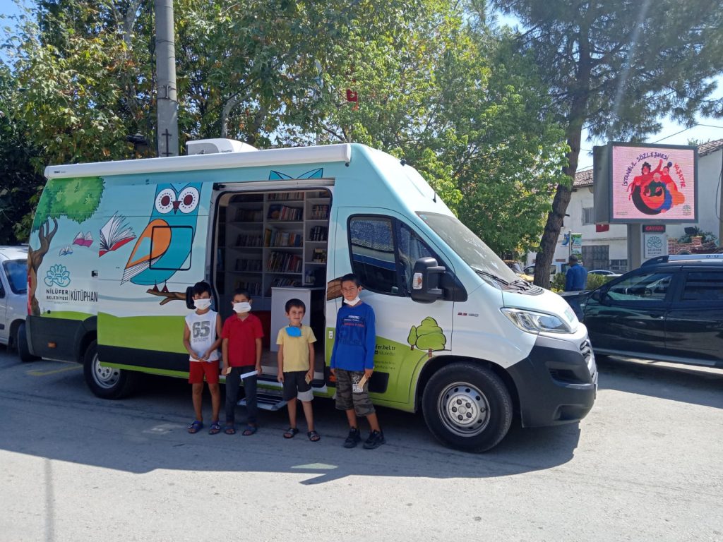 Nilüfer Rotary Kulübü Gezici Kütüphane Projesi