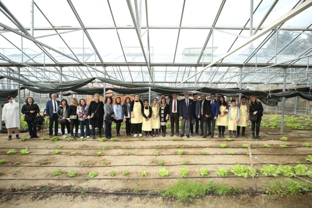 Nilüfer Rotary’nin Gerçek Gıda Projesi’nde ilk Hasat…