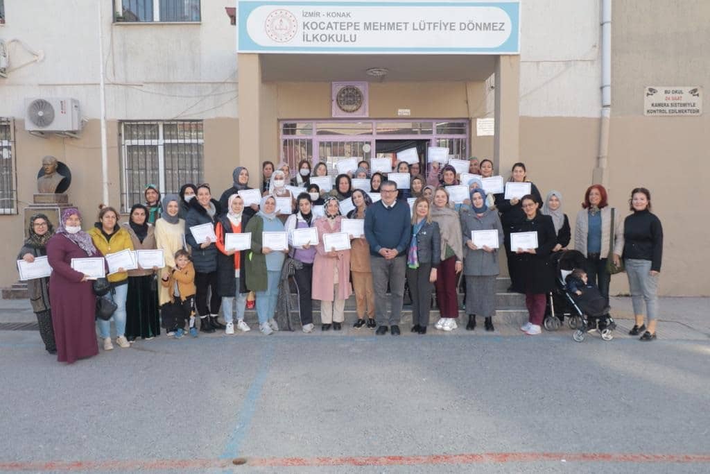 Dokuz Eylül Rotary Kulübü Ebeveyn Akademi Başarıyla Tamamlandı