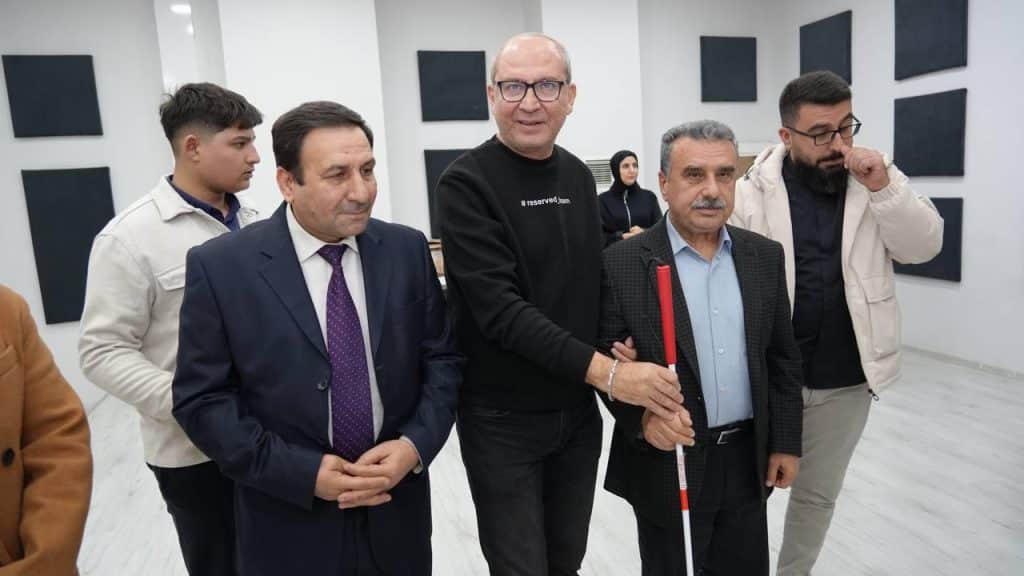 Rotary’den Görme Engellilere “Işık” Olan Destek