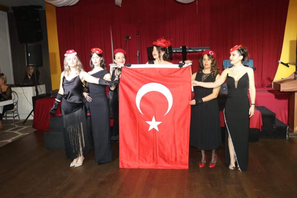 Şapka Devrimi’nin 100. Yılı Görkemli Bir Balo ile Kutlandı