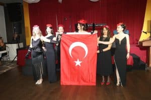 Şapka Devrimi’nin 100. Yılı Görkemli Bir Balo ile Kutlandı Şapka Devrimi’nin 100. Yılı Görkemli Bir Balo ile Kutlandı