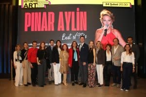 Pınar Aylin ile 90’lar Gecesi Özel Çocuklara Umut Oldu