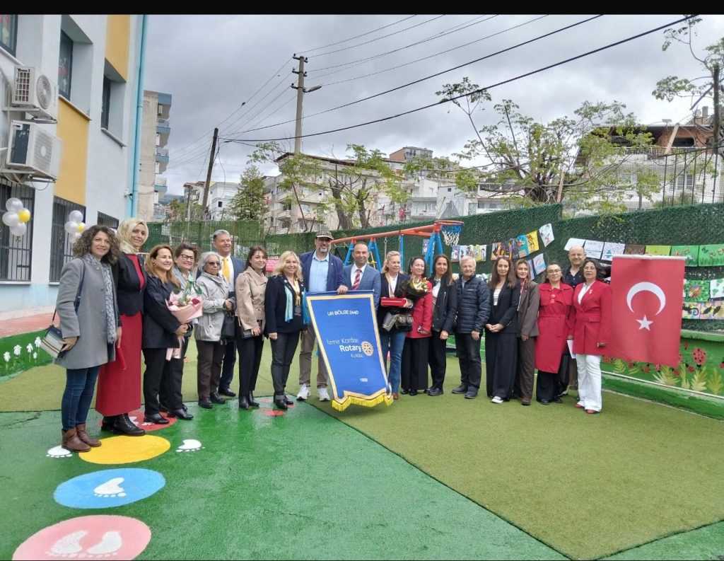 İzmir Kordon Rotary Engelsiz Park Projesiyle Çocukların Yarım Kalan Oyunlarını Tamamladı