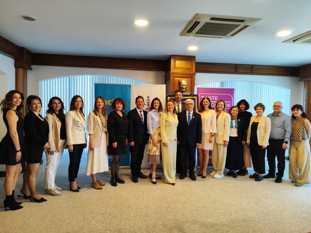 İzmir Dokuz Eylül Rotary Kulübü Küresel Bağış Projesiyle Kadınlara Yeni Bir Gelecek Sunuyor