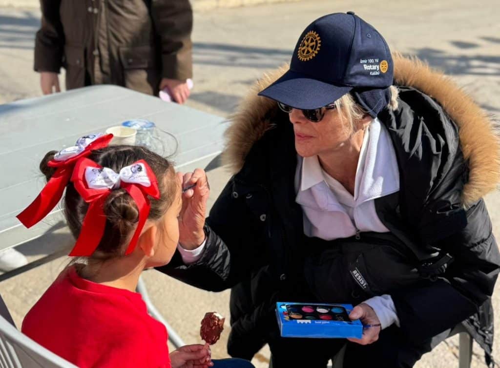Rotary’den Köy Çocuklarına Bayram Hediyesi