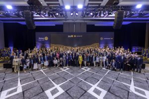 Bölge 2420 Konferans 26 – İyilik İçin Birleşen Bir Topluluğun Hikâyesi Bölge 2420 Konferans 26 – İyilik İçin Birleşen Bir Topluluğun Hikâyesi