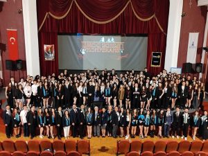 Bölge 2440 Interactörleri Yıl Sonu Konferansında Elhamra Sahnesi’ni Dev Bir Katılımla Doldurdu