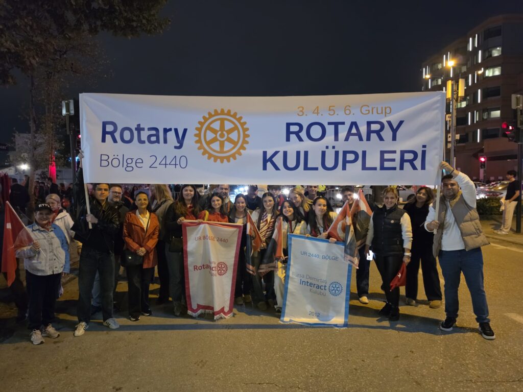 Yağmurun Altında, Cumhuriyetin Işığında